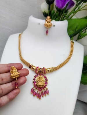 LAKSHMI NECKLACE WITH RUBY PEARL
