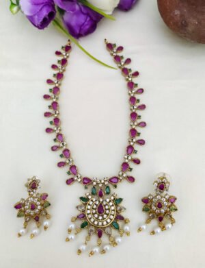 floral design emerald ruby neckpiece