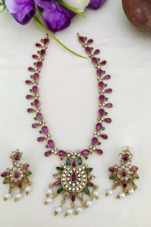 floral design emerald ruby neckpiece
