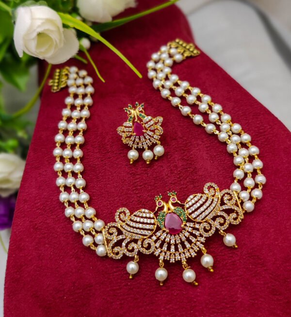 Pearls set