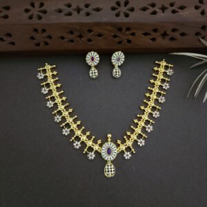 Antique short necklace