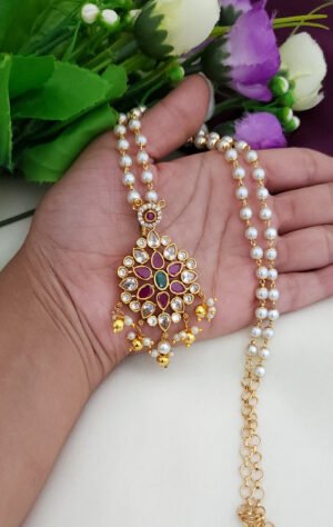 Adorable Pendent With White Pearl