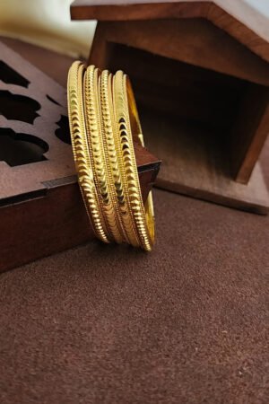 Set of 4 bangles